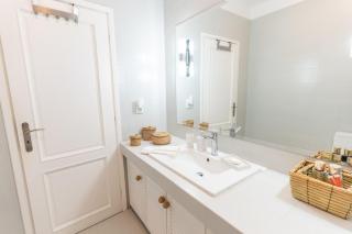 Luxury Apt With Pool Two Steps From Kavouri Beach - 1