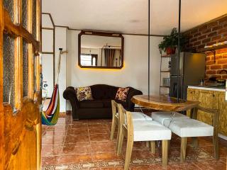 Raíces y Refugio - 1