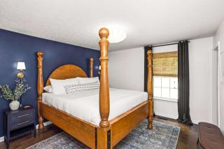 Wildcat Cottage Enchanting Home Ten Minutes to Downtown - 4