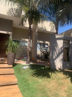 Casa de alto padrão, 2 minutos do shopping - Tangará da Serra - 0