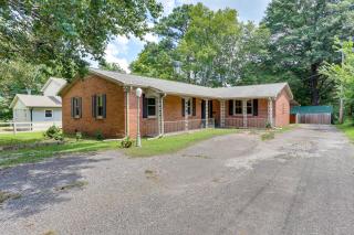 Walk to Dtwn and Freed-Hardeman Home with Fenced Yard - Henderson - 8