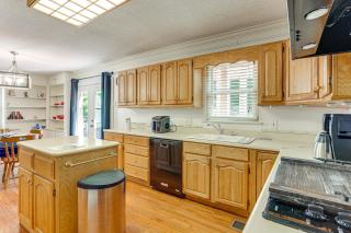 Walk to Dtwn and Freed-Hardeman Home with Fenced Yard - Henderson - 4