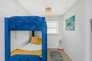 Teal Tropical Villa - 2