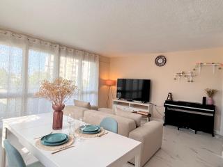 Jolie Chambre Confortable - 0