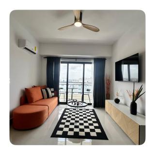 Modern apt with City View - 0