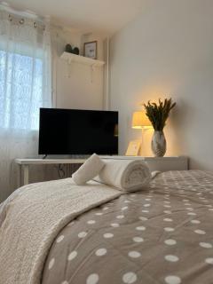 Jolie Chambre Confortable - 2