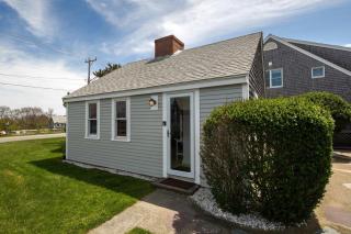 Charming Beachside Bungalow - 8