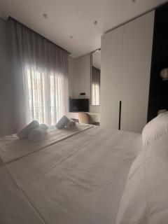 Sandys Luxury Living - 8