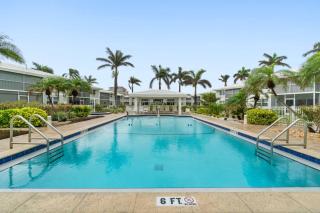 Surfside Escape - 8