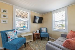 K1307B The Dune Bug - Steps to the Beach! Partial Weeks Available! - 1