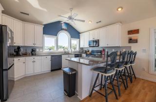 Sunset Sonata C8928 - Luxury Soundfront Home, Pool - 3