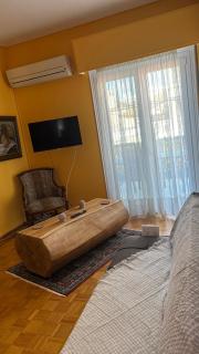 Themis Apartment in Athens - Court Area - 1