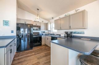 K1343 Southern Comfort - Semi-oceanfront, just a short walk to the beach - 2