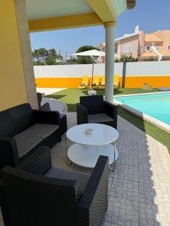 Pool, BBQ & Soccer Villa - 0