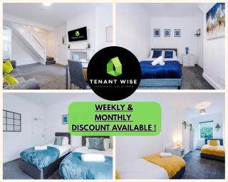 FREE parking, LARGE House for Contractors & Families, Sleeps 10, 25 mins to ALTON TOWERS - Stoke on Trent - 0