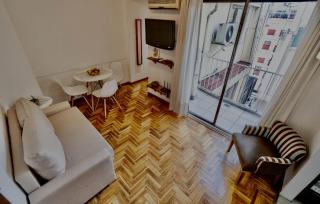 Cómodo, con cochera cerca del hospital italiano - Buenos Aires - 0