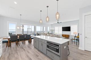 Golden Hour by Coastline Vacation Rentals - 2