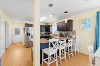 Pineapple Plantation by Coastline Vacation Rentals - 1