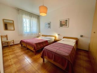Nice flat by the beach with swimming pool-Beahost - 5