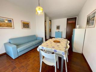 Nice flat by the beach with swimming pool-Beahost - 4