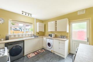Luxehome-3BR-7guest-Freeparking-garden - Stoke on Trent - 8