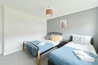 Luxehome-3BR-7guest-Freeparking-garden - Stoke on Trent - 5