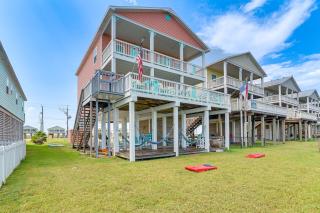 Steps to Sand Oceanfront Surfside Beach Retreat - 0