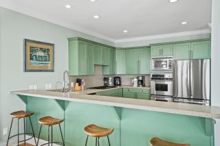 Salty Beach by Coastline Vacation Rentals - 4