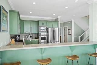 Salty Beach by Coastline Vacation Rentals - 2