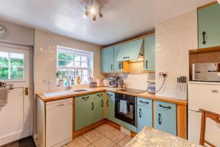 Tail End Cottage - 2