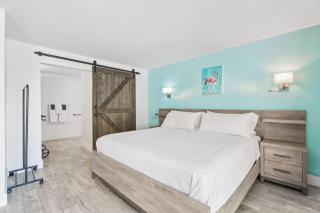 Off the Charts Inn - Saint James City - 3