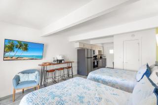Off the Charts Inn - Saint James City - 8