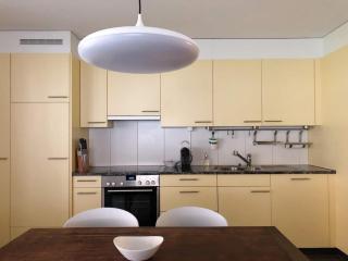 Modern Apartment With Parking & Great Amenities - 3