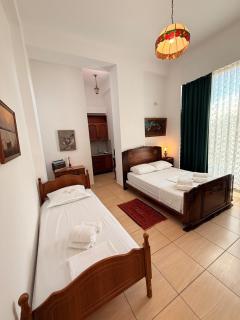 Antique style apartment in the City and Free Parking - Shkodër - 3
