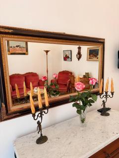 Antique style apartment in the City and Free Parking - 8