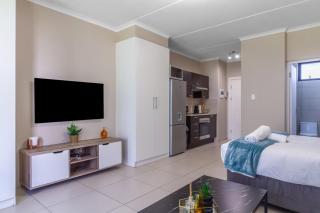AlimamaSpaces - Rodney's Studio - Fourways - 7