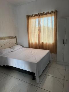 Kitinet completa com varanda Praia de Caiobá - 0