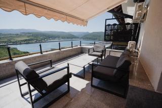 Cincis by the Lake - 8