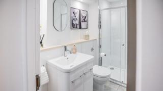 Stā by The Bridge, Inverness City Centre - 1