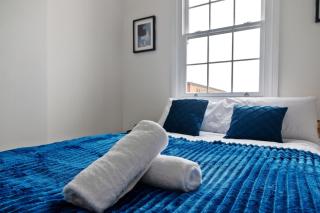 St Albans - 3 bedroom with FREE parking - 4
