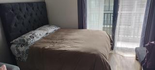 Departamento estudio con cama matrimonial y sofá cama, ideal para estadías largas - 0