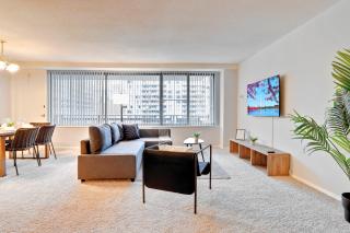 Elegant Apartment w Views at Crystal City - 3