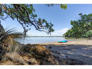 Private Beachfront Haven with Starlink & Panoramic Views - 8