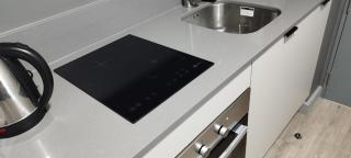 Departamento estudio con cama matrimonial y sofá cama, ideal para estadías largas - 1