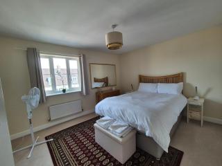 Location, lovely family home - Melksham - 0