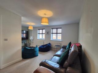 Location, lovely family home - Melksham - 9