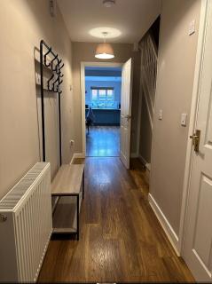 Location, lovely family home - Melksham - 2