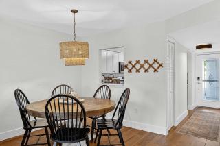 Coastal Paradise Condo Steps To Crescent Beach - 2