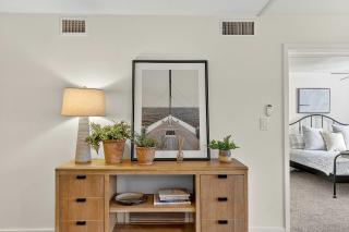 Coastal Paradise Condo Steps To Crescent Beach - 6