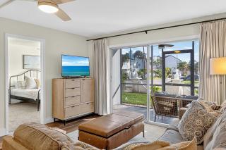 Coastal Paradise Condo Steps To Crescent Beach - 9
